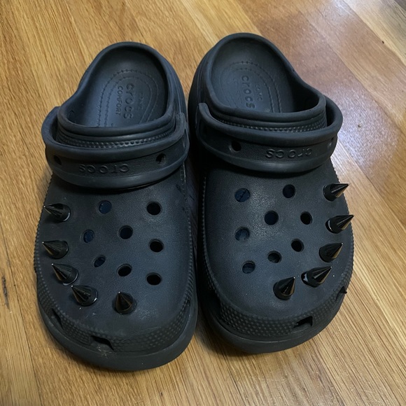 Black crocs with spikes online